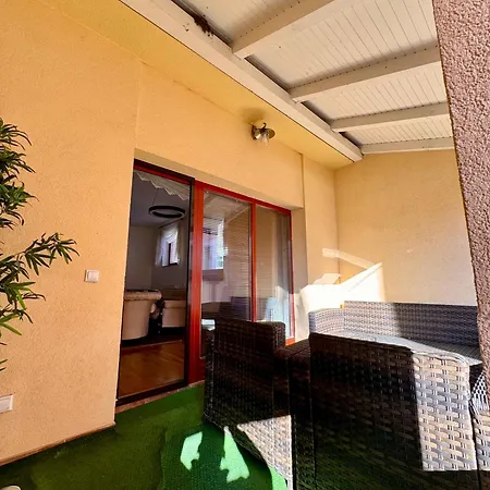 Free Parking Potoklinica Apartment *
