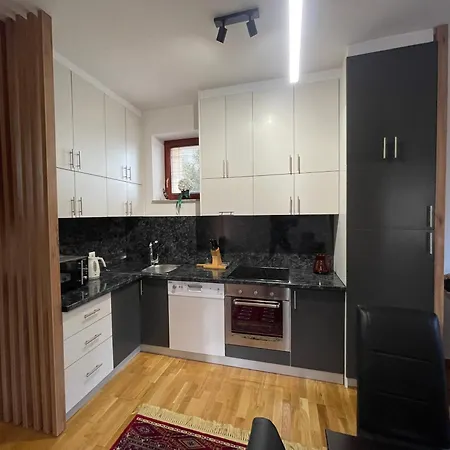 Apartment Potoklinica *